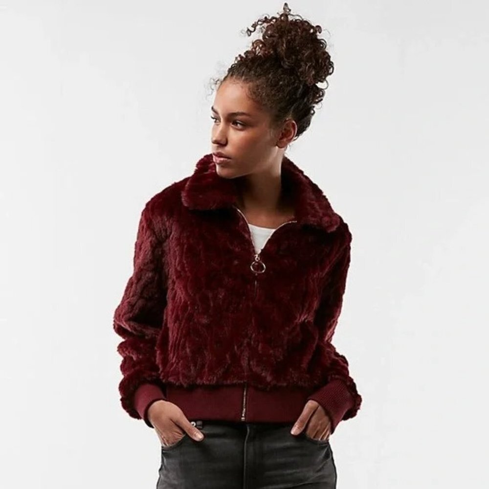 ♥️ EXPRESS Burgundy Wine Red Faux Fur ZIP Front Bomber Jacket